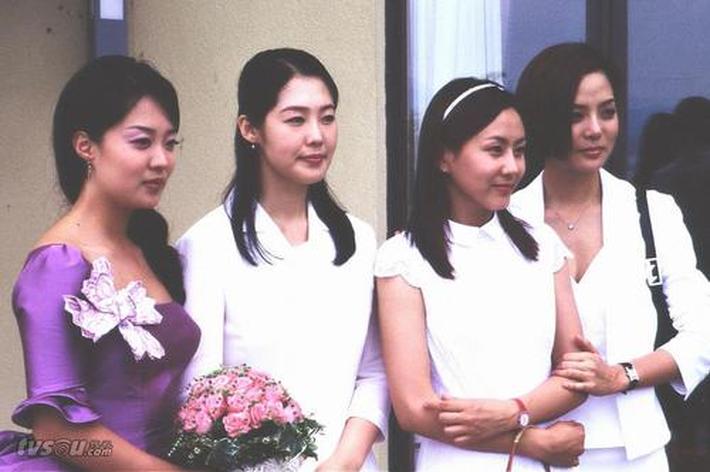 姐妹韩国电视剧,，求一部韩国电视剧，挺伤感的，大约是零几年的，讲的